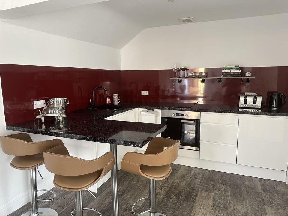 Studio | Private kitchen | Fridge, oven, stovetop, dishwasher