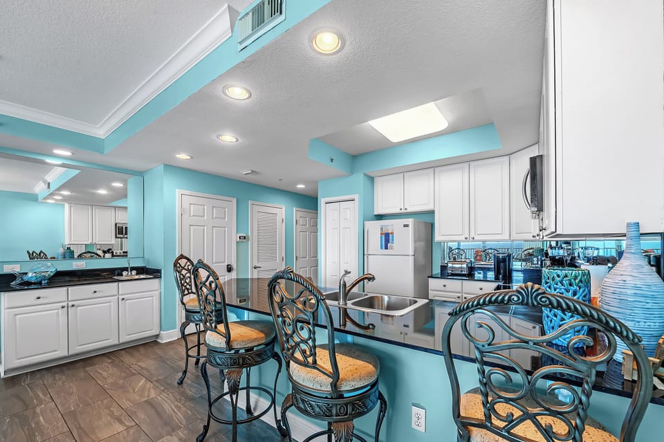 Family Condo, 3 Bedrooms, Balcony, Beach View | Private kitchen | Fridge, microwave, oven, stovetop