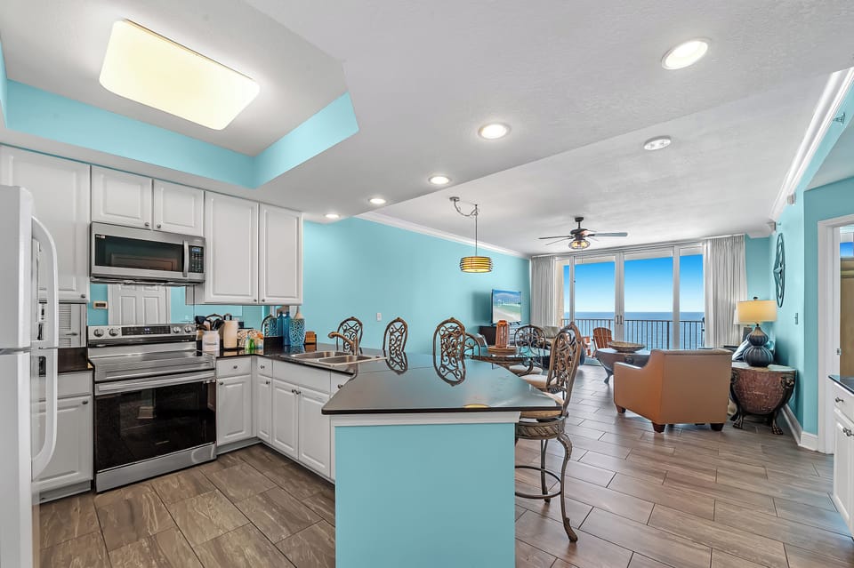 Family Condo, 3 Bedrooms, Balcony, Beach View | Private kitchen | Fridge, microwave, oven, stovetop