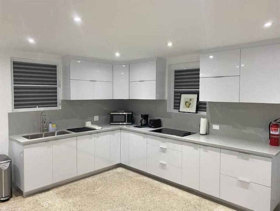 Full kitchen
