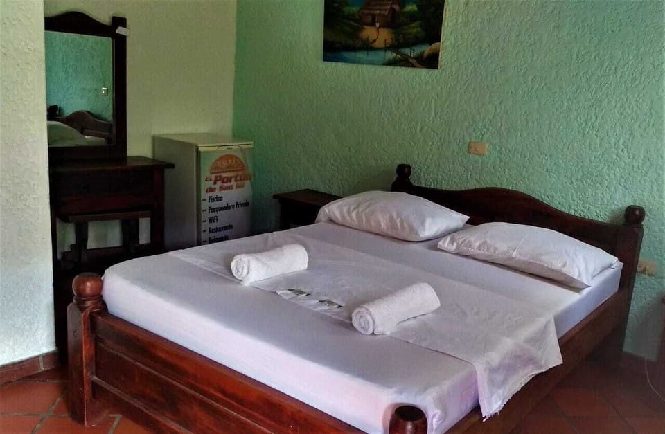 Standard Single Room | Free WiFi, bed sheets