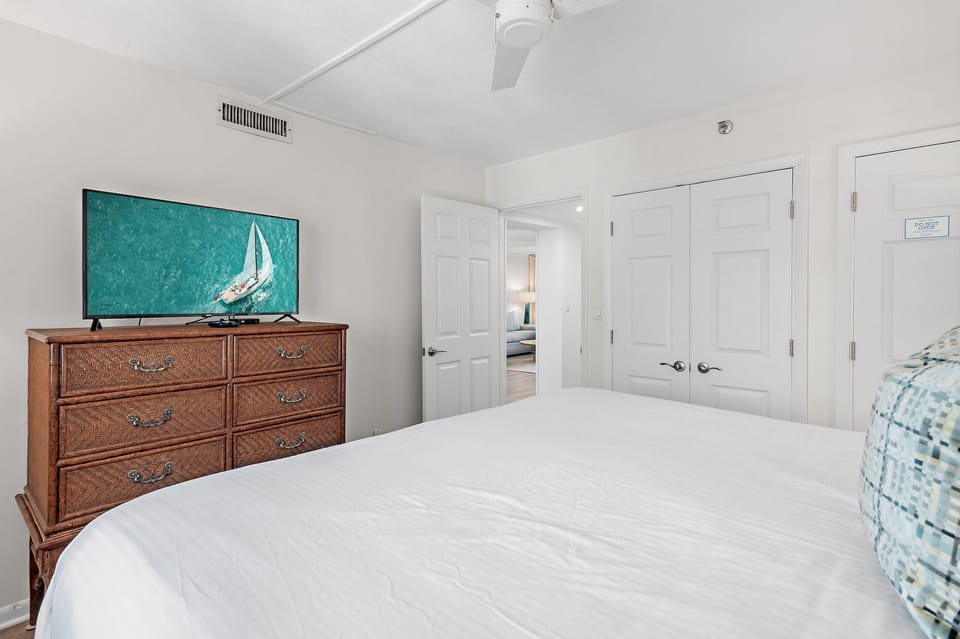 Guest bedroom