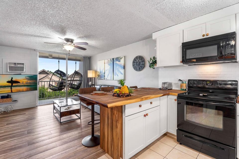 Condo, 1 Queen Bed (Kailua Village#201) | Private kitchen | Oven, toaster, paper towels