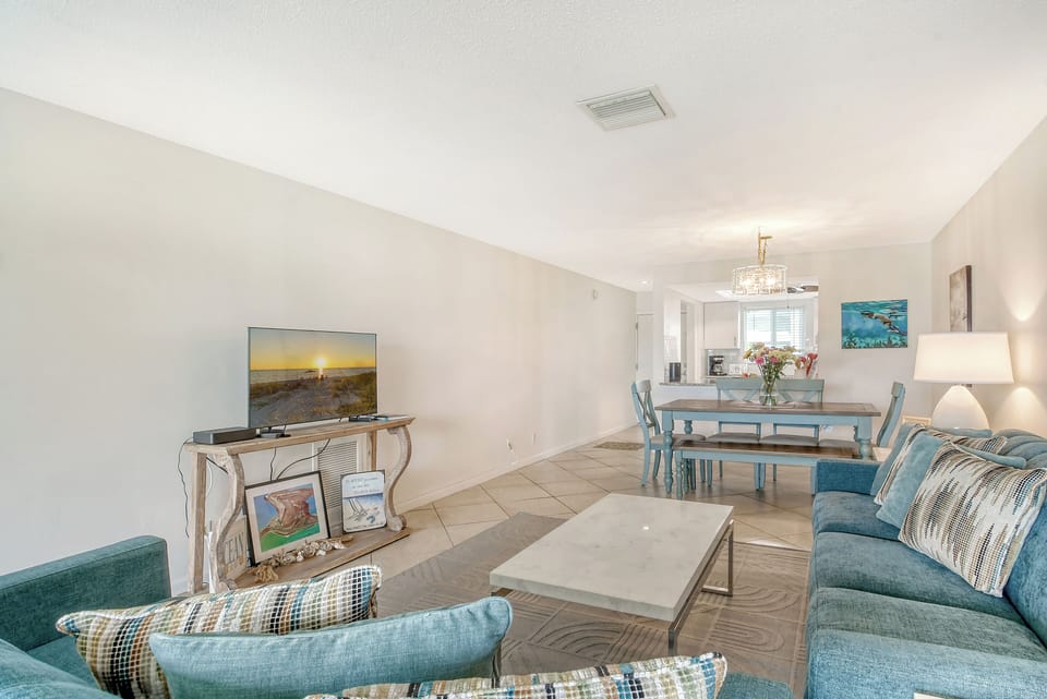 Look Through - Living Area - Front Entrance