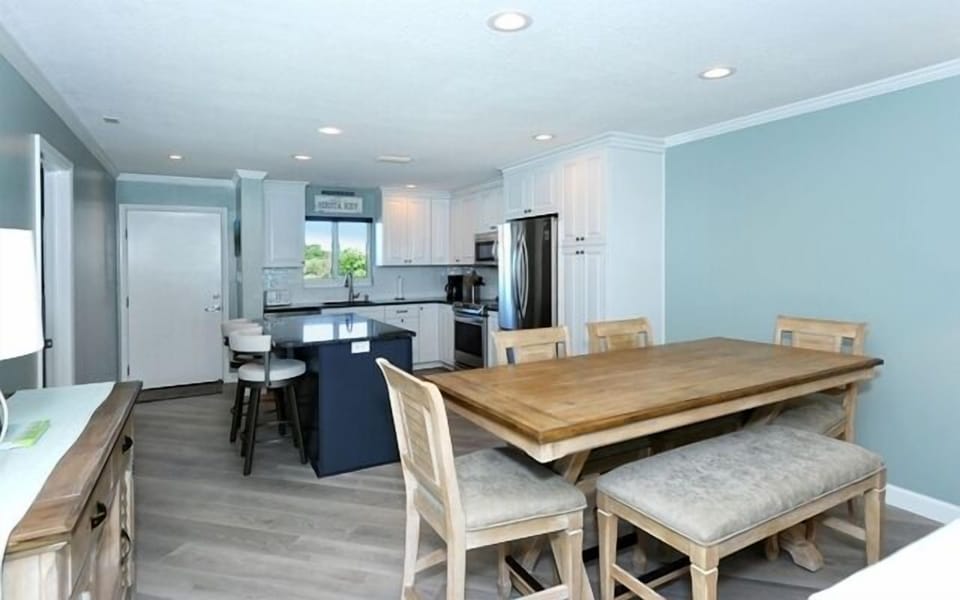 Look Through - Dining area - Kitchen