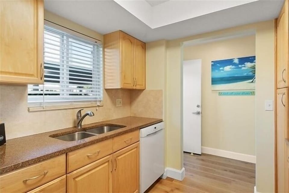 Kitchen - Fully equipped kitchen