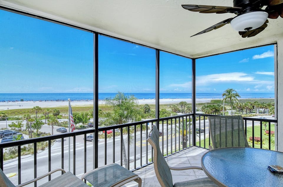Lanai View - Beautiful views of Siesta Key Beach and The Gulf of Mexico from this 5th floor, corner unit.