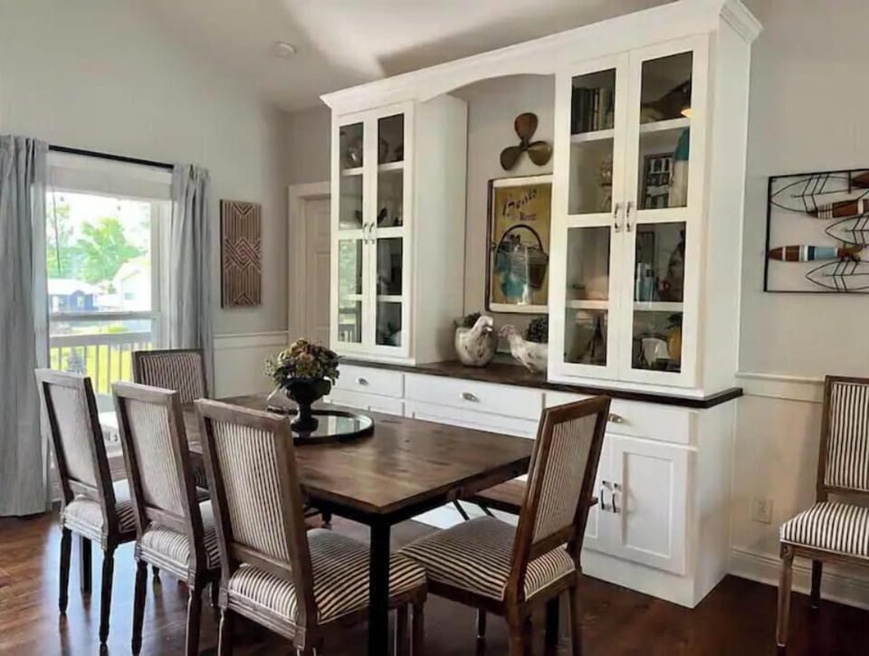The dining area is a great place to gather and play a game too.