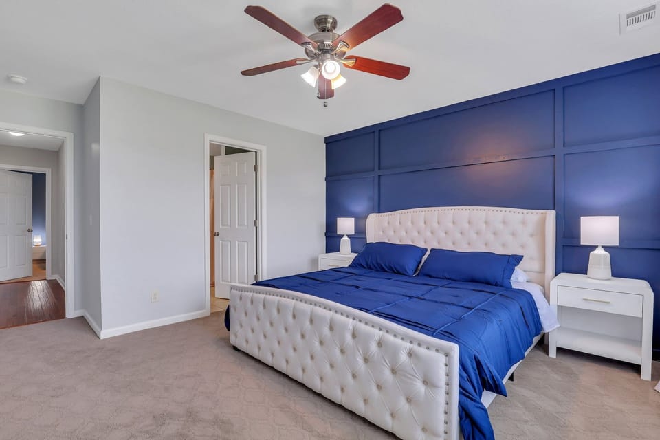 The Sapphire Suite Master w/full bath. Roku TV, Comfortable Queen bed.