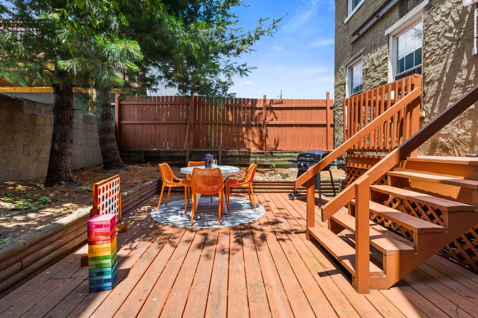 Patio deck with dining area for 4, giant jengga and connect 4