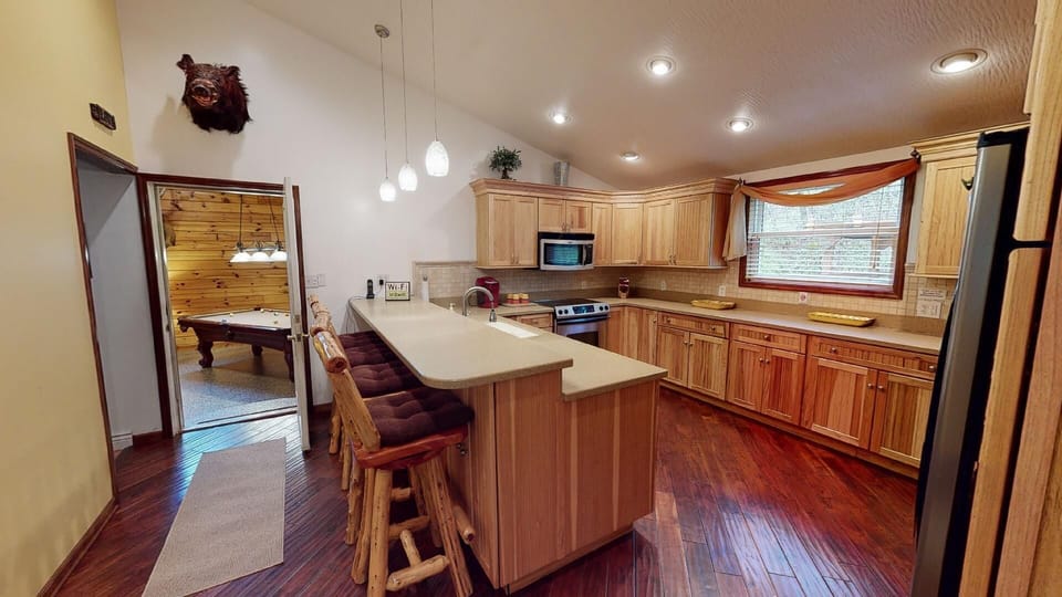 Kitchen bar 