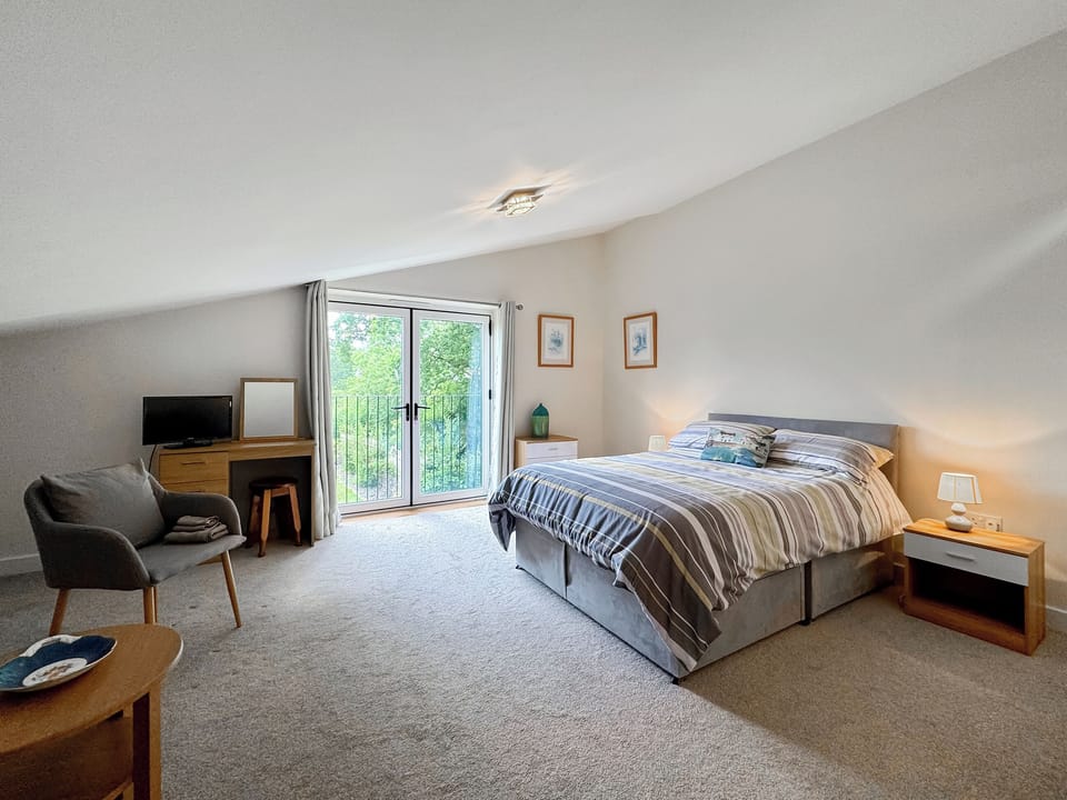 Double bedroom | Field Barn, Damerham, near Fordingbridge