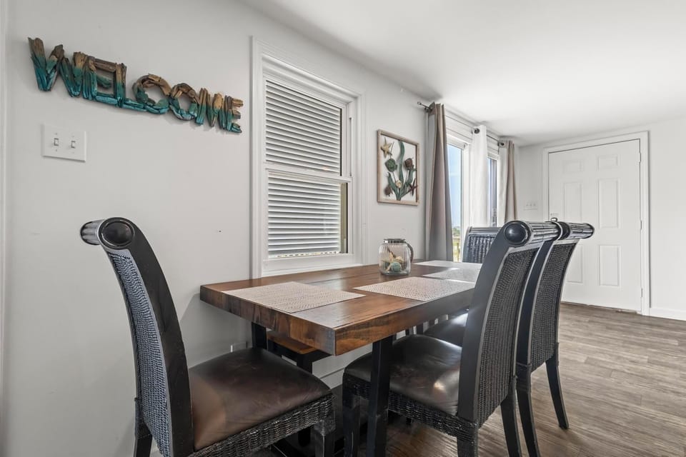 Upstairs dining area