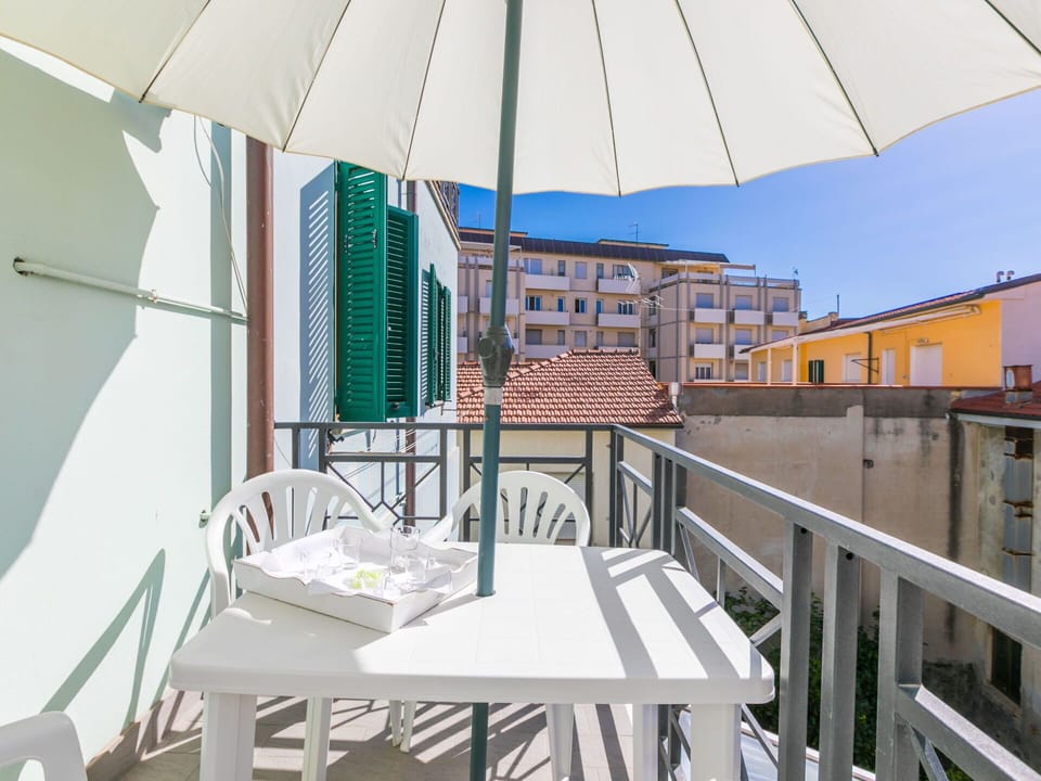 Table, Property, Building, Furniture, Light, Chair, Umbrella, Shade, Outdoor Furniture, Architecture