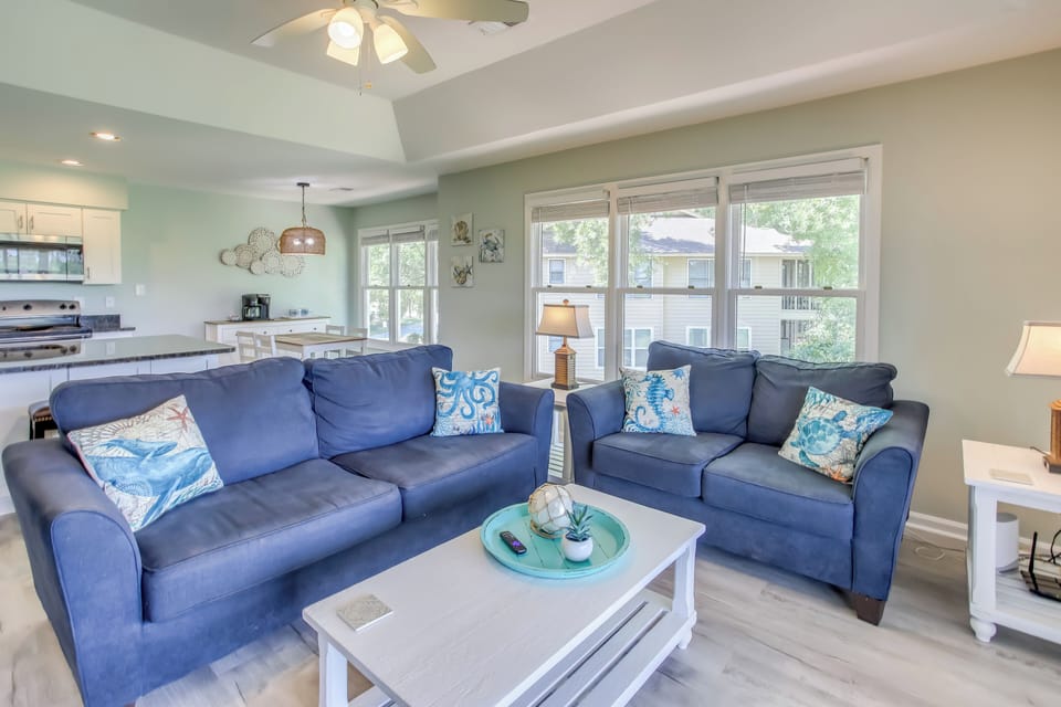 Living Room | Free WiFi | Smart TV