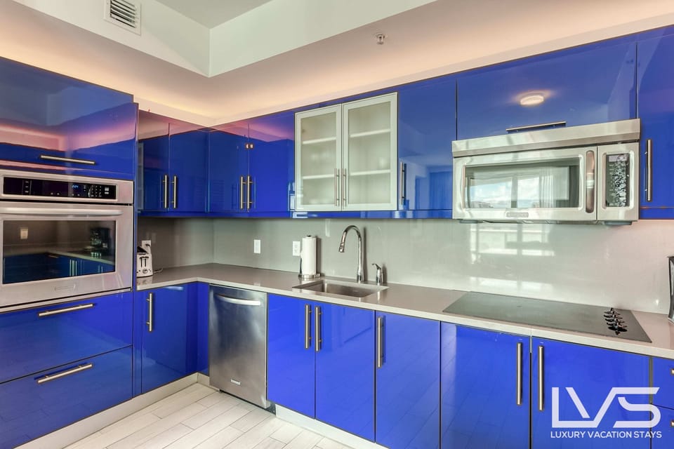 Full Kitchen with W/D inside unit.