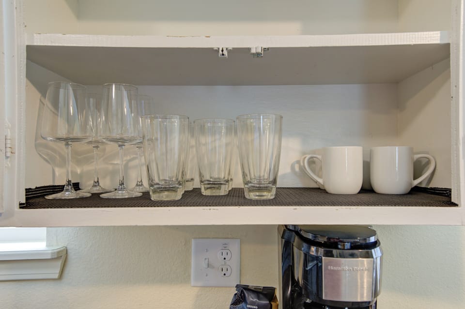 Full kitchen