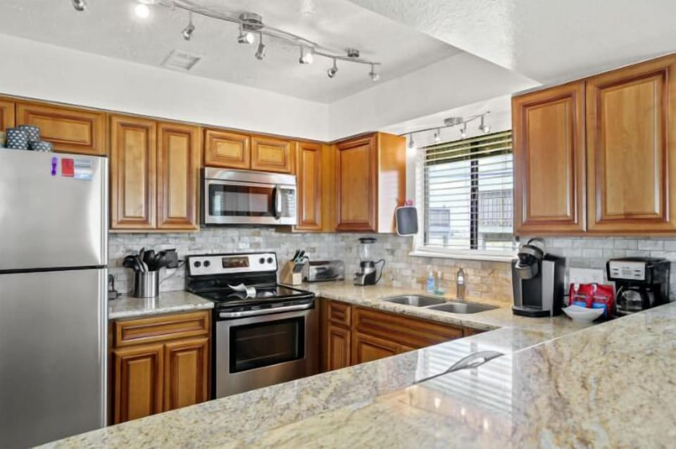 The kitchen has everything you need to cook a lovely meal together. Dishes, utensils, pots and pans. Just bring food!