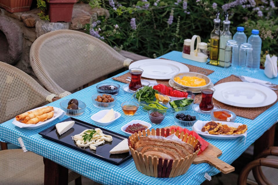 Free daily cooked-to-order breakfast