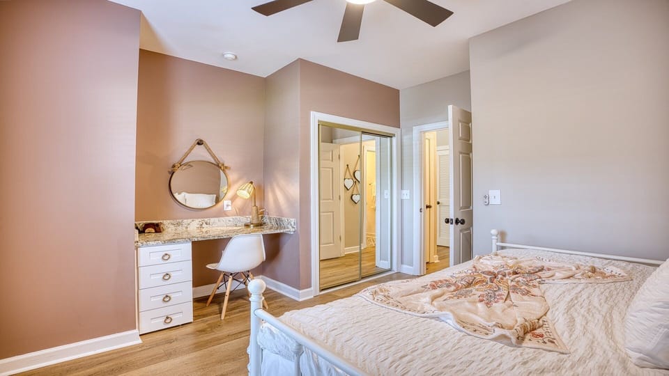 Full Bedroom