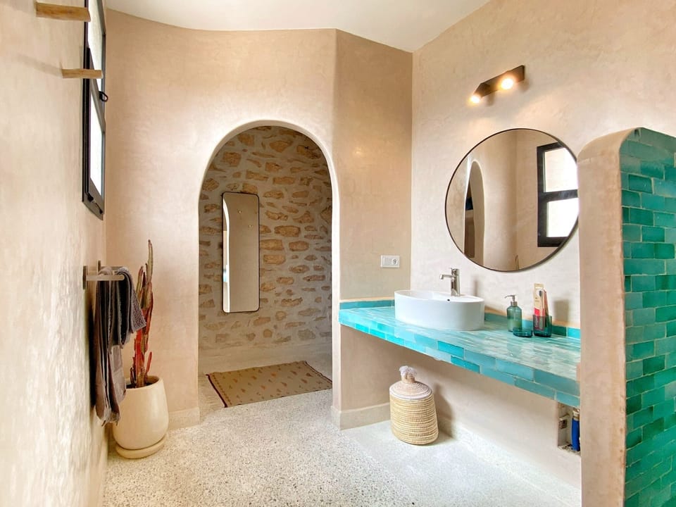 Single Room | Bathroom | Shower, eco-friendly toiletries, hair dryer, bathrobes