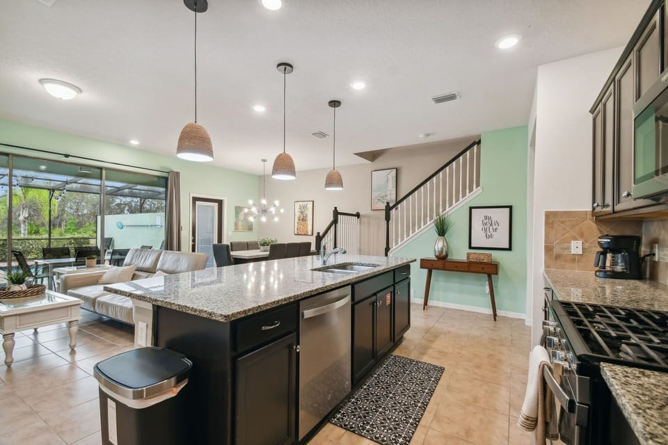 Townhome, 5 Bedrooms | Private kitchen | Coffee/tea maker, fridge, oven, toaster