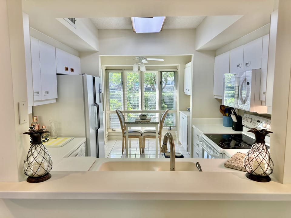 Villa, 3 Bedrooms | Private kitchen | Coffee/tea maker, fridge, oven, toaster