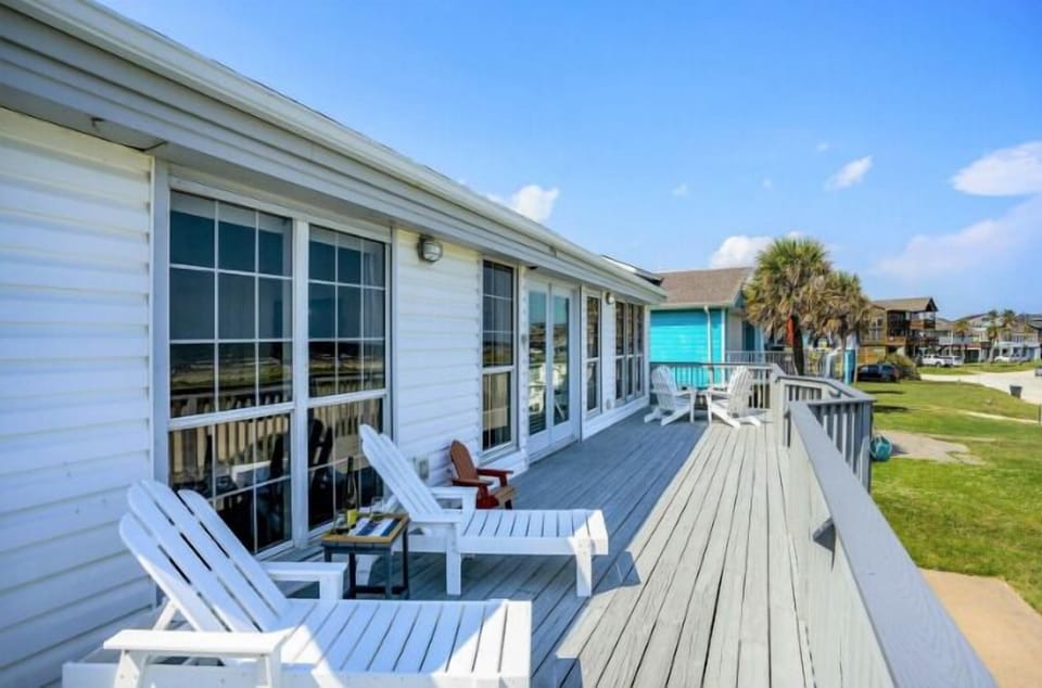 Spacious front porch with lovely Gulf views