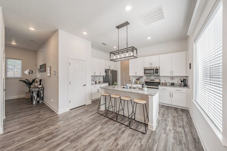 Kitchen with island