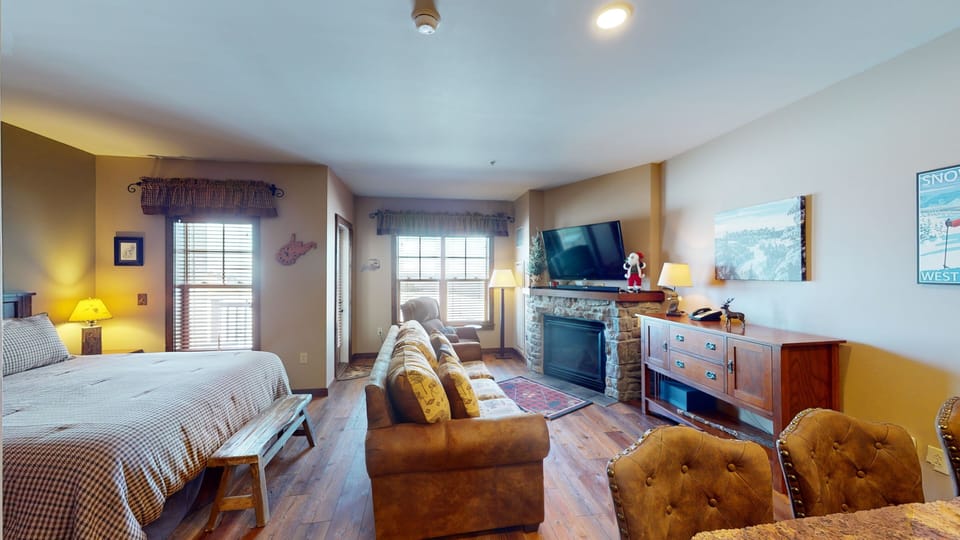 Indoors, Home Decor, Furniture, Living Room, Screen
