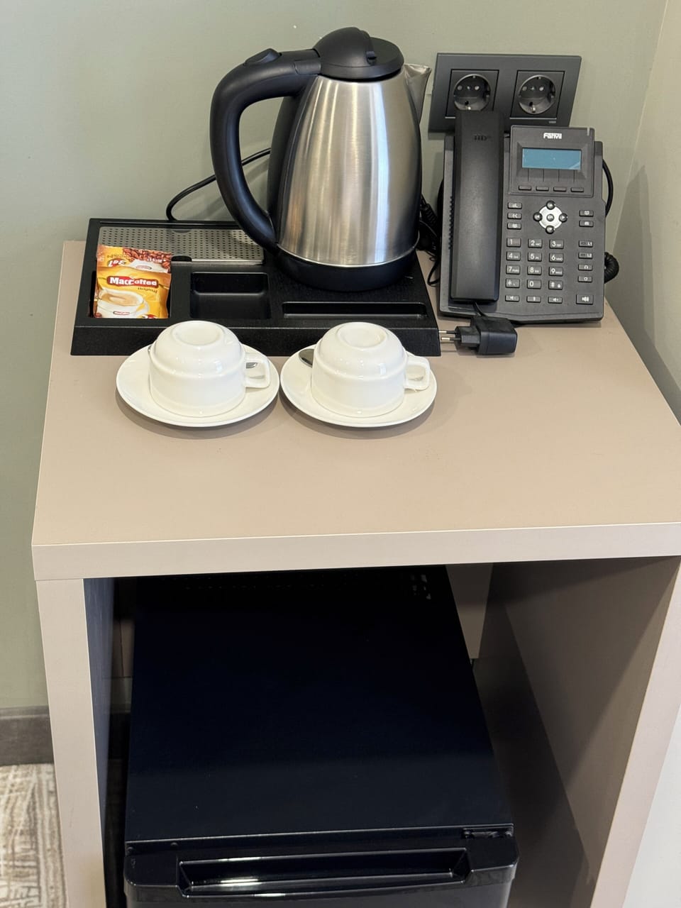 Minibar, desk, soundproofing, free WiFi