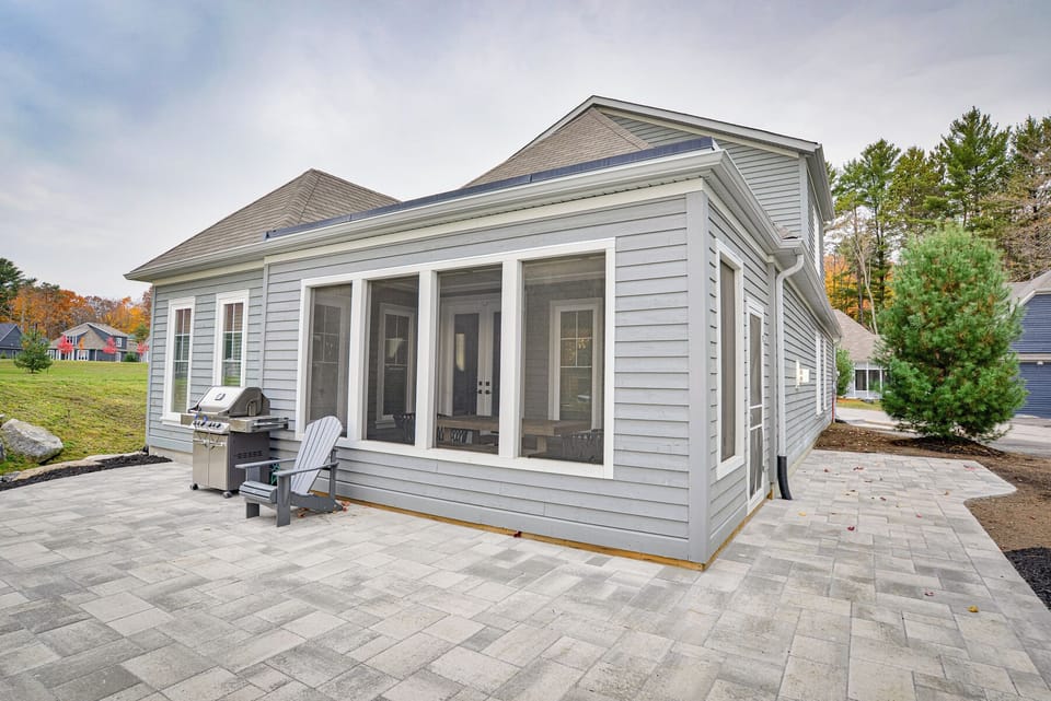Blue Heron BBQ Area-Patio