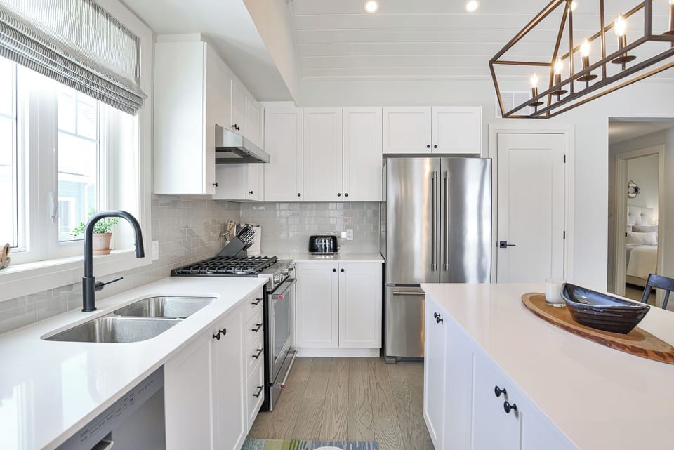 Blue Heron Kitchen (B)