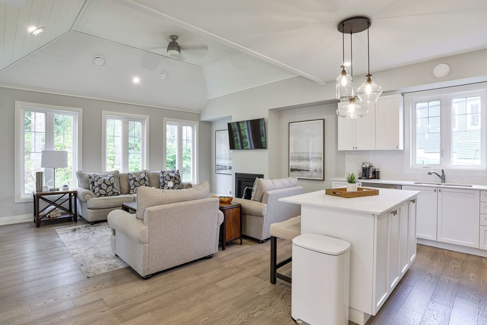 Huron Kitchen-Family Room