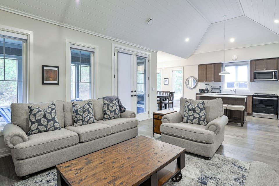 Cedar Family Room-Kitchen