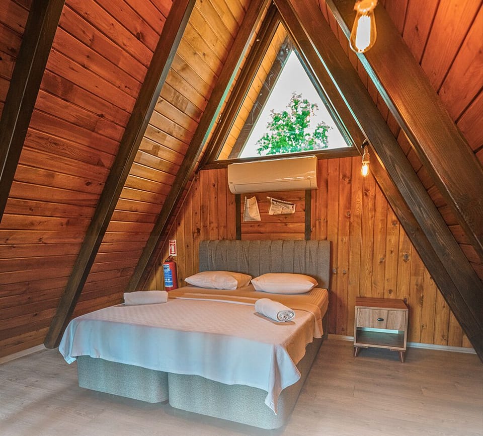Luxury Double Room | Soundproofing, WiFi (free)