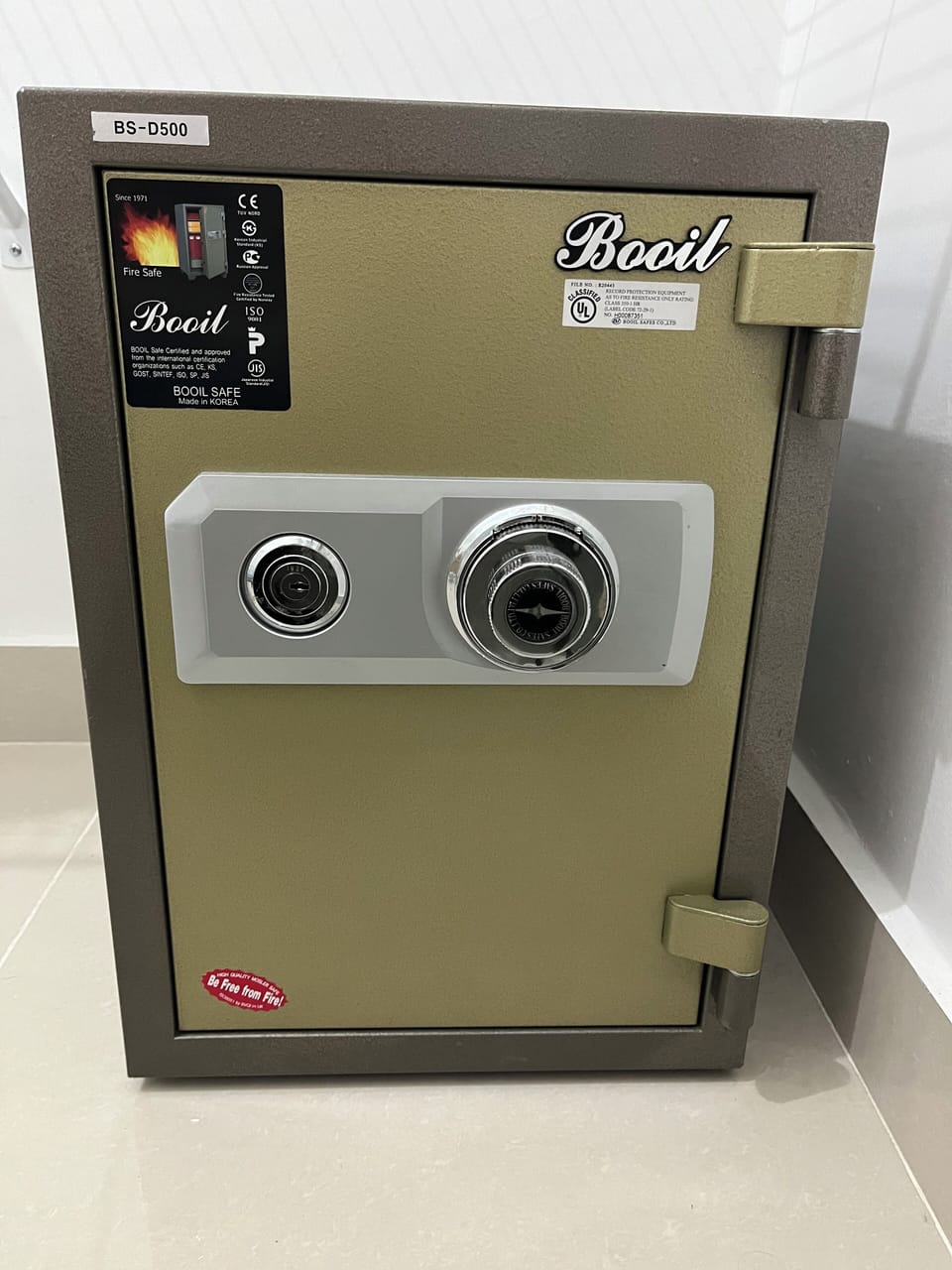 Fireproof safe box