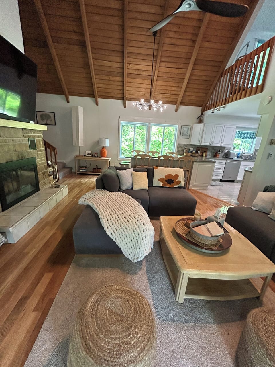 Living room/Dining room area