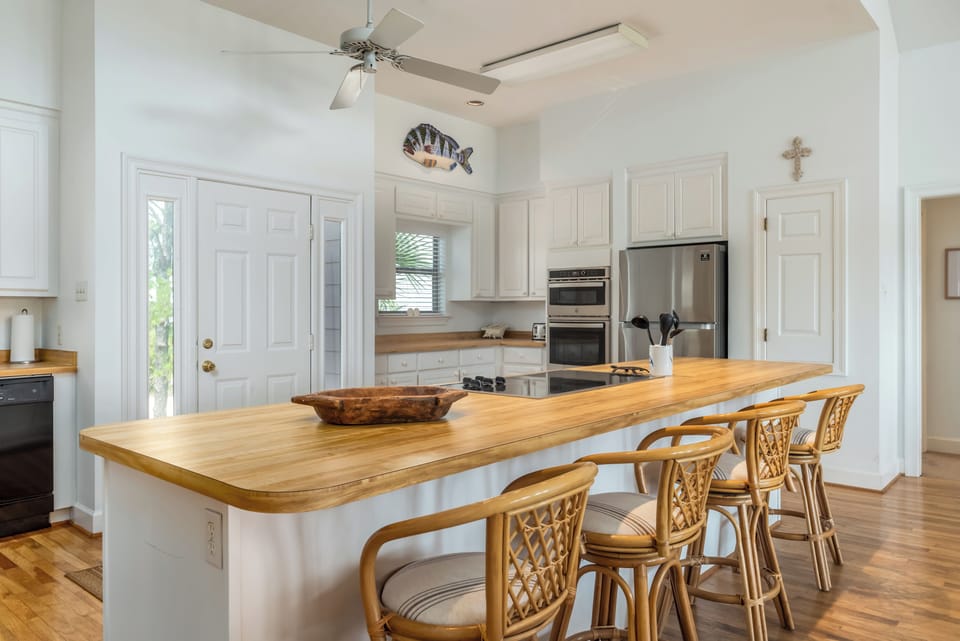 Kitchen Island with cooktop