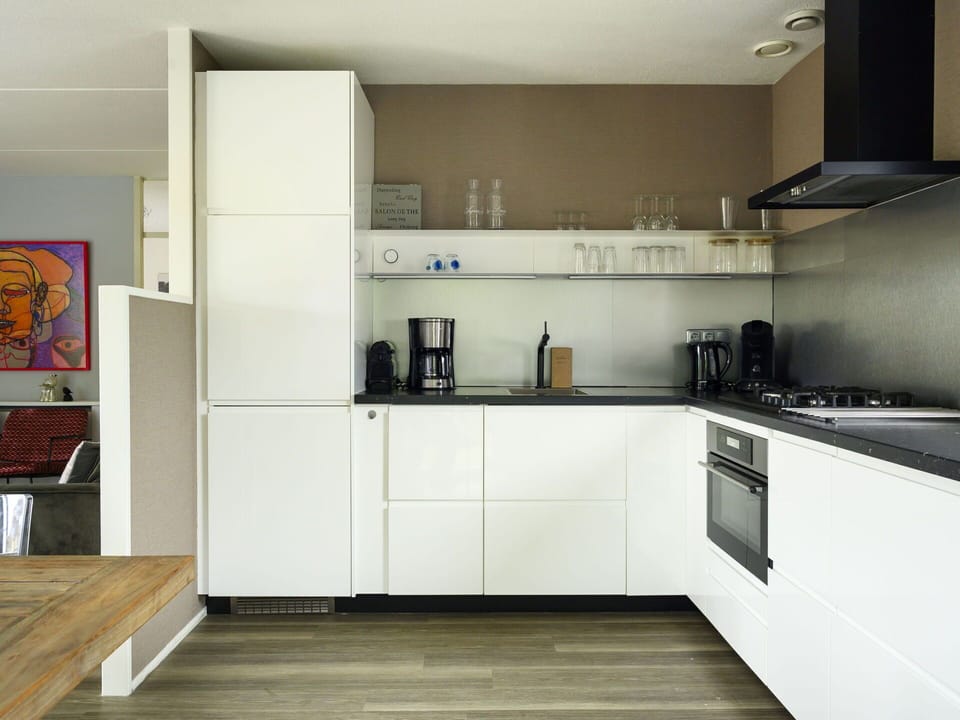 Cabinetry, Countertop, Kitchen Appliance, Kitchen, Home Appliance, Building, Wood, Kitchen Stove, Sink, Interior Design