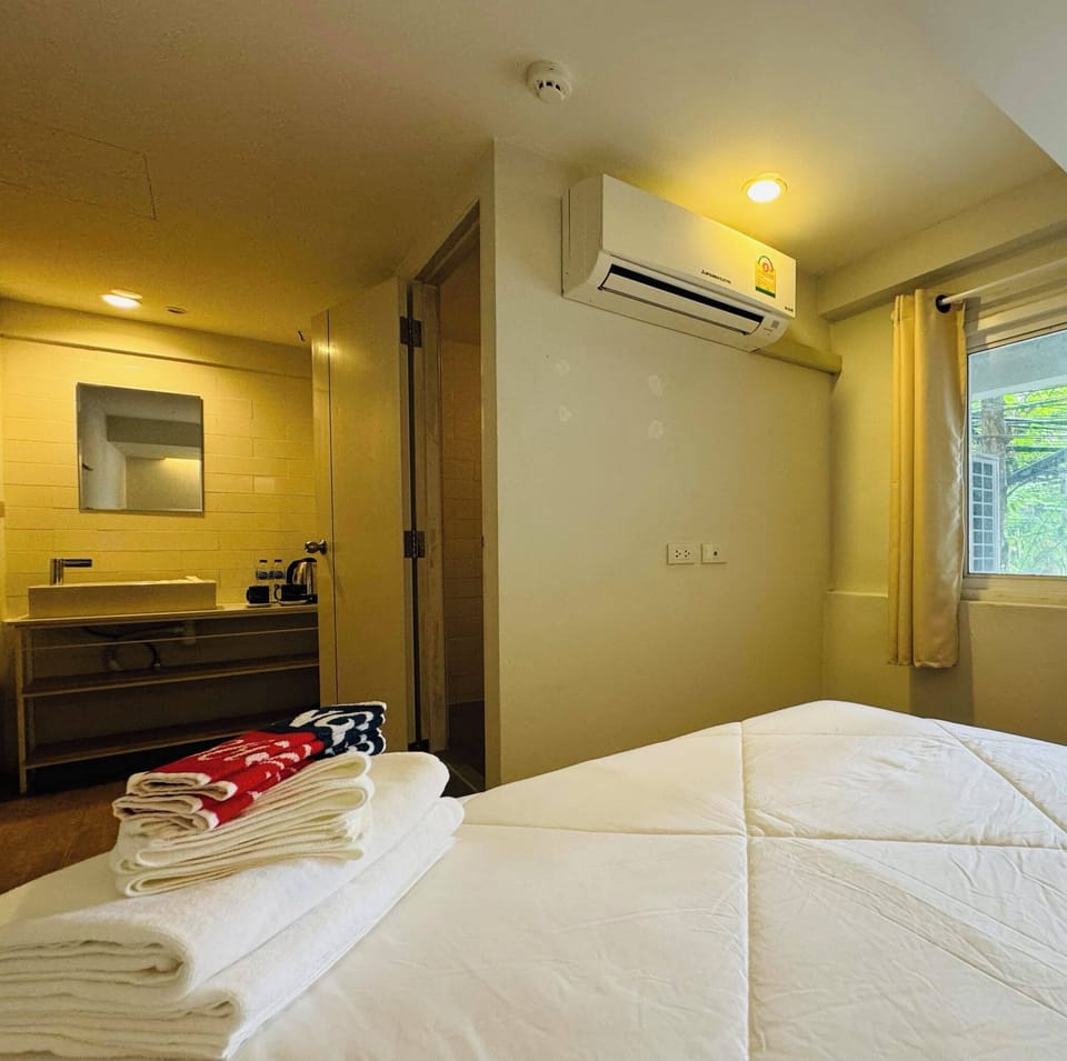 Standard Studio, Park View | Free WiFi