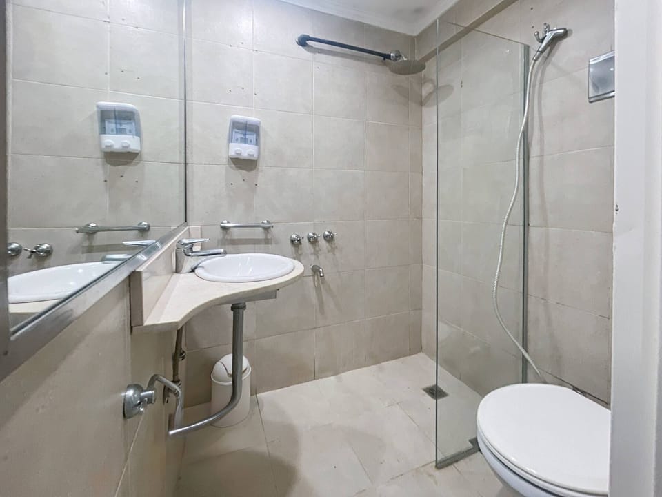 Apartment, 1 Bedroom, Smoking, Patio | Bathroom