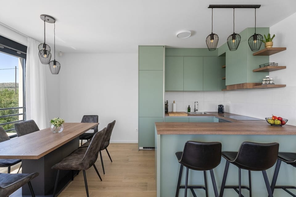 A fully equipped kitchen