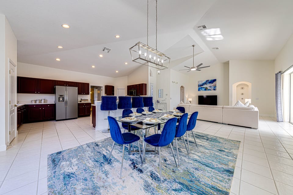 Dining Room, Dining Table, Furniture, Indoors, Table