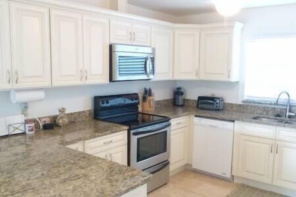 Kitchen (1)