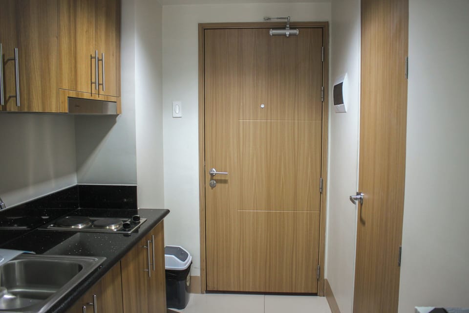 Family Condo, Balcony, Pool View | Private kitchen | Full-size fridge, microwave, oven, stovetop