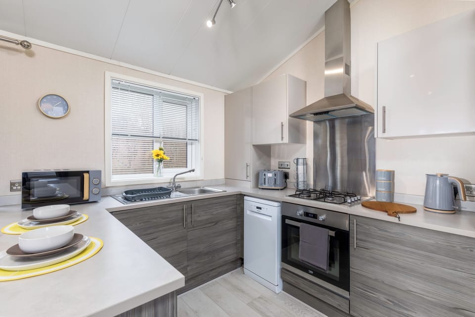Cabin, Garden View | Private kitchen | Electric kettle, toaster