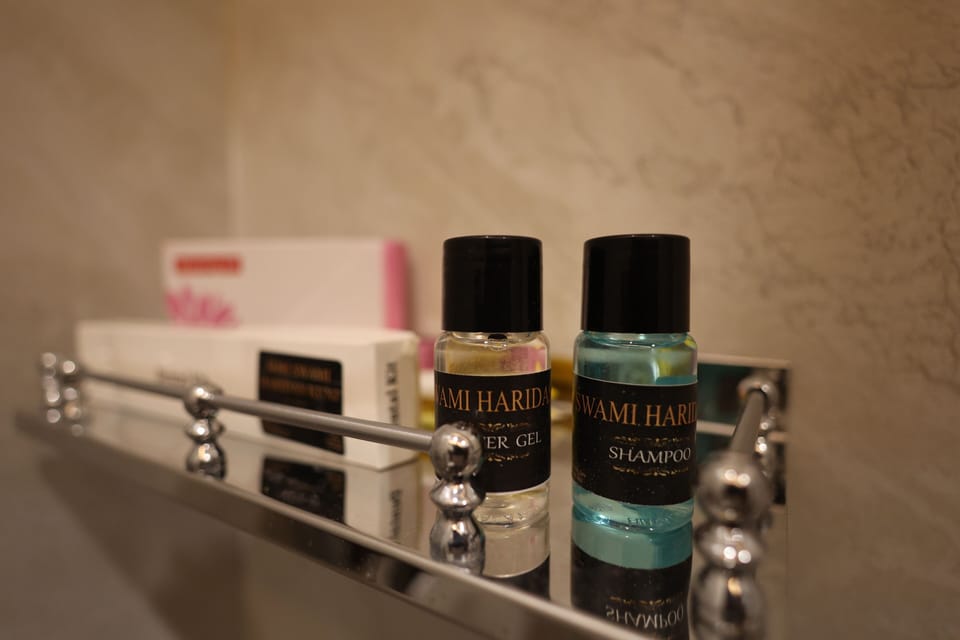 Bathroom amenities