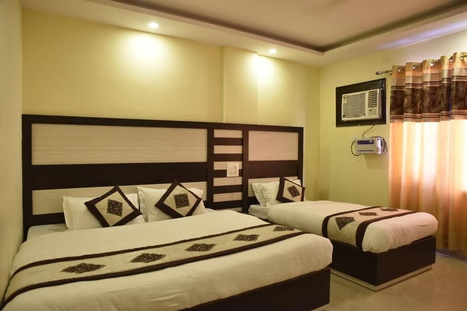 Deluxe Double Room | Individually furnished, desk, laptop workspace, free WiFi