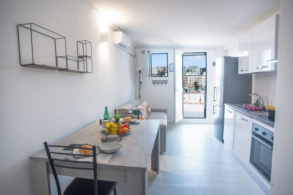 Family Apartment, Multiple Bedrooms (Sea View Historic Center) | Private kitchen | Fridge, microwave, oven, stovetop